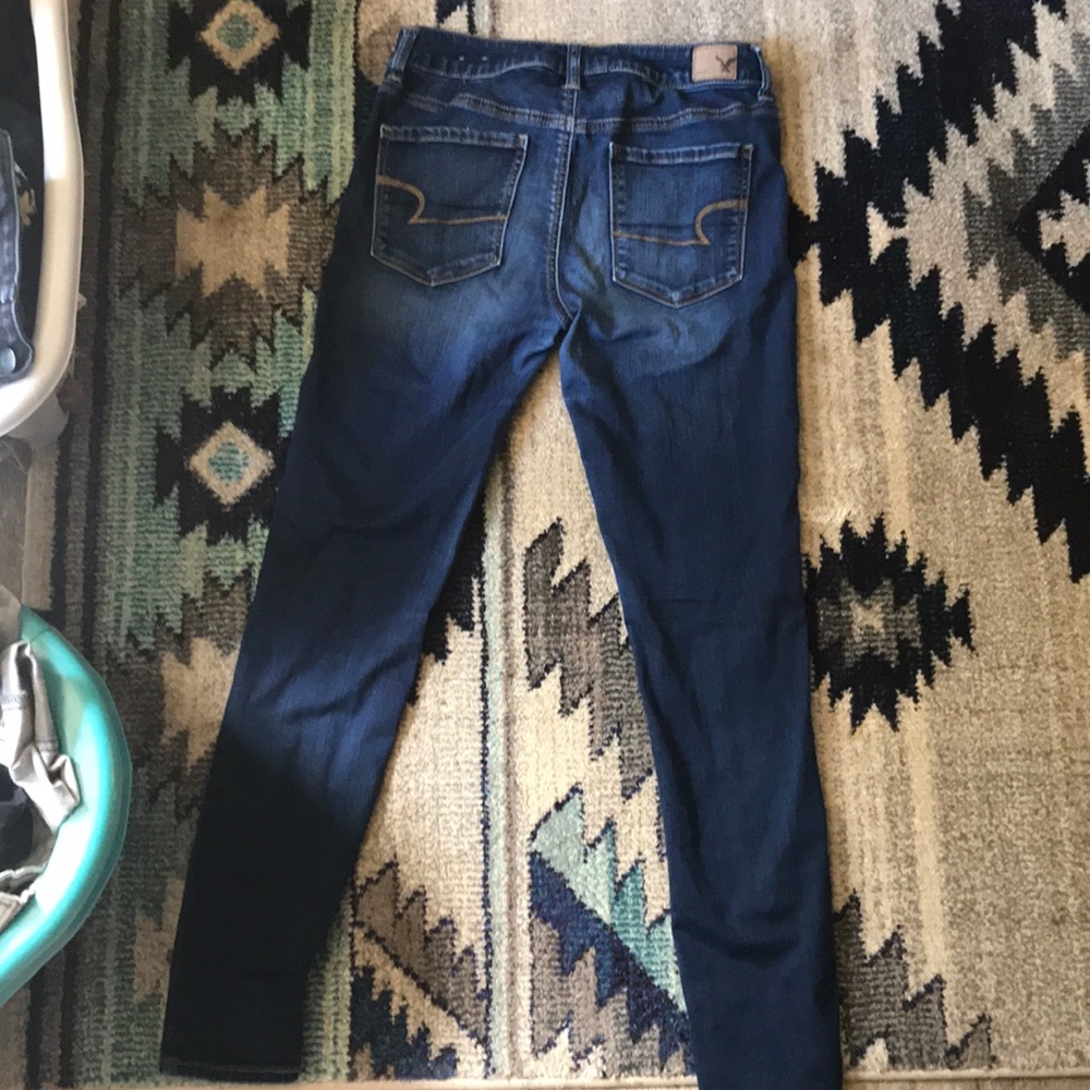 Size 8 super stretch AE jeans. High rise jegging